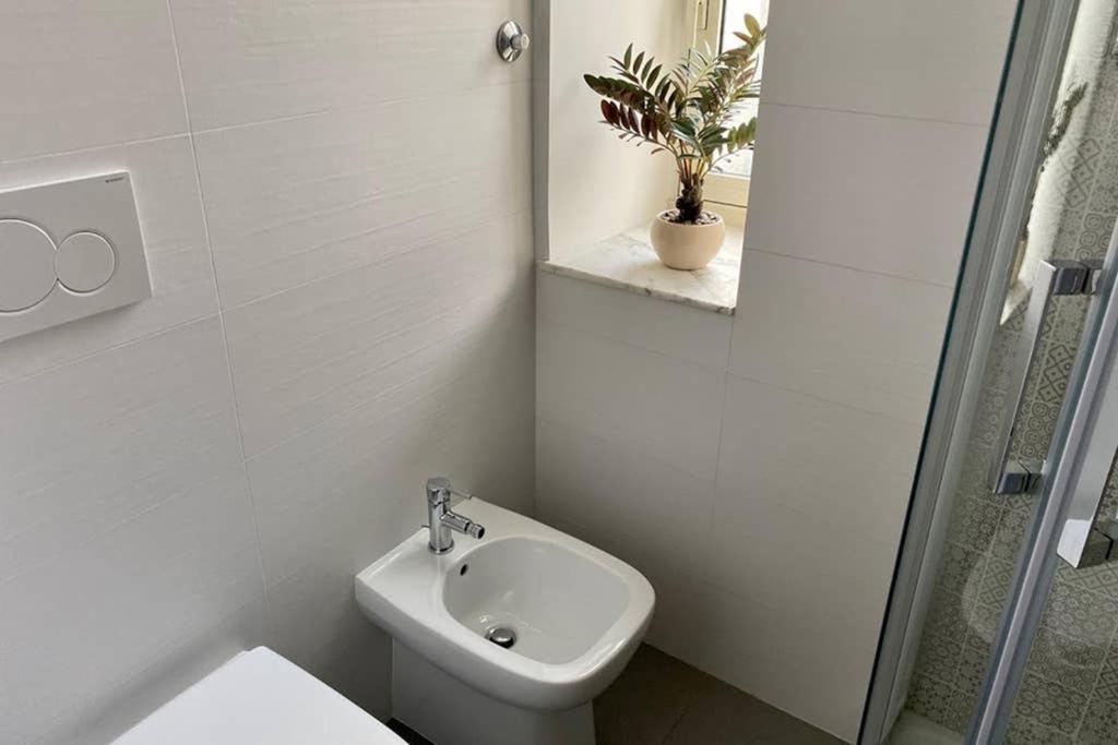 Central Modern Apartment Rome -Locazione Turistica- Екстер'єр фото